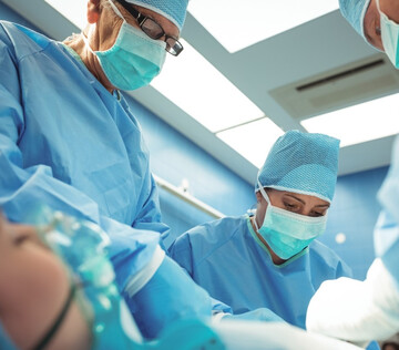 Российские врачи удалили опухоль матки с уникальным осложнением