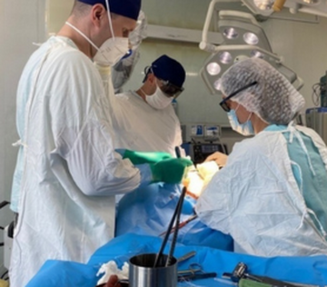 В Челябинске прошла первая в стране операция по удалению опухоли ЛОР-органов с помощью экзомикроскопа