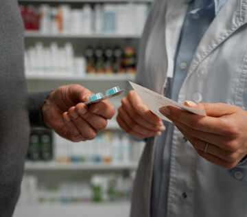 Госдума хочет обязать аптеки продавать лекарственные препараты поштучно