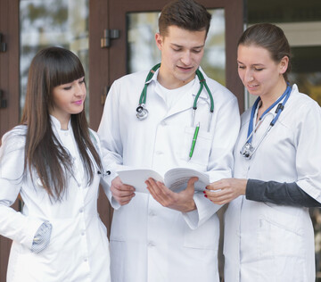 Закон об обязательной отработке для выпускников медвузов единогласно принят Госдумой